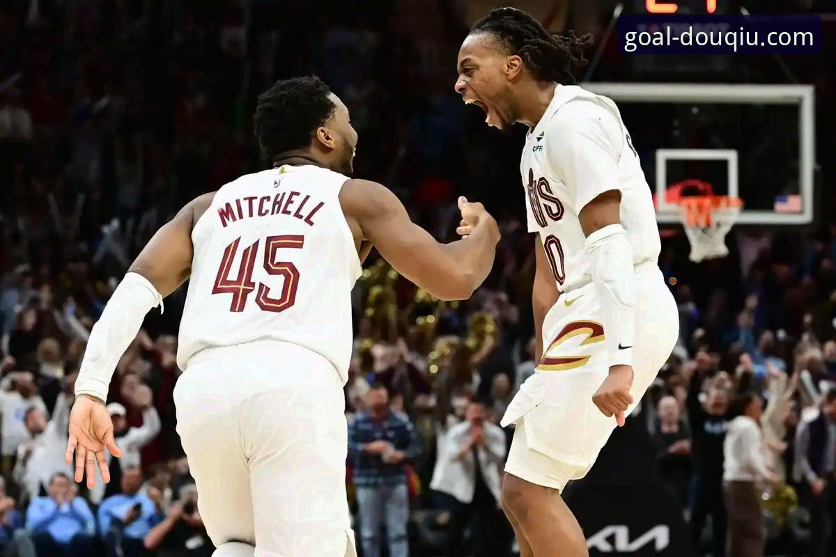 骑士主场险胜魔术：一场球星对决背后的攻防博弈深度解析